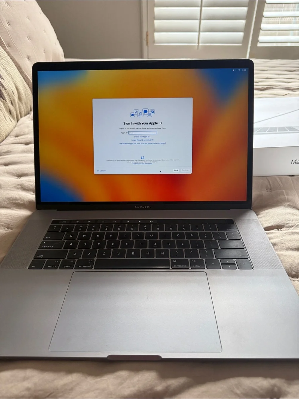 Apple 15” 2017 MacBook Pro Space Gray Laptop - 15.4 SG/2.9GHZ/RP 560/512GB